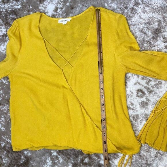 Cotton Candy yellow wrap flutter sleeve blouse SZ SM - Picture 5 of 8